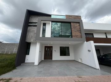 Casa · 197m² · 3 Recámaras · 2 Estacionamientos · Venta de Casa San Pedro Cholula
