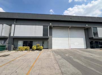 Nave industrial · 818m² · Nave en Renta Sobre 8 de Julio