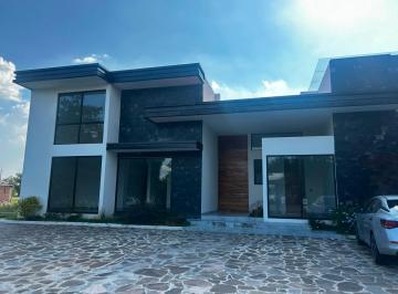 Casa en condominio de 4 habitaciones, León · Venta de Casa en "El Bosque"