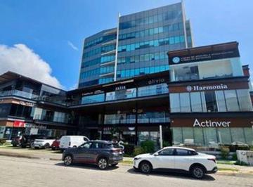 Local comercial · 214m² · 6 Estacionamientos · Oficina en Venta en Altabrisa Piso 7 Luxus