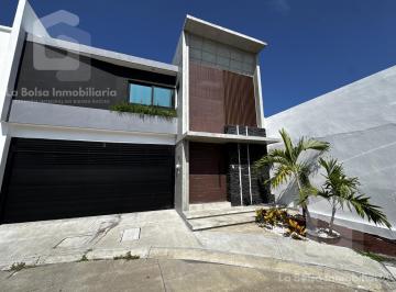 Casa · 4 Recámaras · 2 Estacionamientos · Casa en Renta en Lomas Diamante en La Riviera Veracruzana