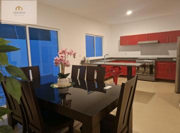 Casa · 209m² · 3 Recámaras · 2 Estacionamientos · Casa Amueblada de 3 Niveles con Roof Garden en Privada con Alberca, Playa del Carmen