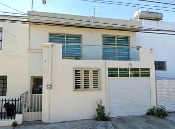 Casa de 3 habitaciones, Guadalajara · Oportunidad de Venta: Casa en Remate En, Atlas, Guadalajara, Jalisco