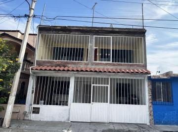 Casa de 5 habitaciones, Saltillo · Casa en Renta en Col. Roma