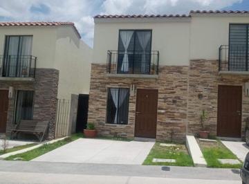 Casa en condominio de 2 habitaciones, El Marqués · Amueblada, Condominio C/alberca, Cerca de Parque Industrial Bernardo Quintana y El Monumento a Conin