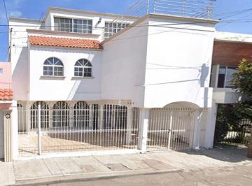 Casa de 3 habitaciones, Durango · Venta de Casa en Trabajo 125colonia Buròcratamunicipio Durangoc. P. 34279durango