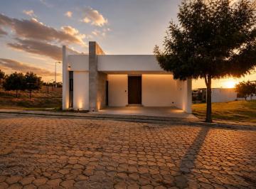 Casa · 131m² · 2 Recámaras · 2 Estacionamientos · Casa en Venta de 2 Recámaras en Parque Rodas, Lomas de Angelópolis III