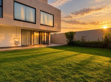 Casa · 373m² · 3 Recámaras · 2 Estacionamientos · Casa en Venta en Lomas de Angelópolis 3 Recámaras, Amueblada