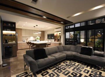 Casa · 550m² · 3 Recámaras · 2 Estacionamientos · Residencia de Lujo Cerrada San Francisco