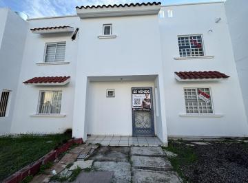 Casa · 105m² · 3 Recámaras · 2 Estacionamientos · Casa en Venta en Fraccionamiento Los Mangos