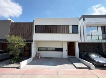 Casa en condominio de 4 habitaciones, Zapopan · Casa en Renta en Solares | Coto Soaré II, Zona Real Cerca del Tec de Mty
