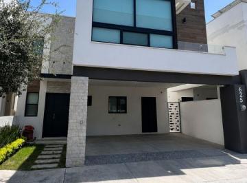 Casa de 3 habitaciones, García · Casa en Venta en Valle de Cumbres Premier (Frente a Hospital Muguerza)