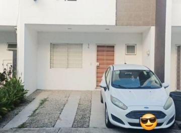 Casa de 2 habitaciones, San Pedro Tlaquepaque · Casa de 80 m² con 2 Recámaras, Sala de Star o Tv en Venta en Mirador del Tesoro