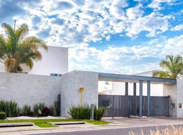 Casa en condominio · 170m² · 3 Recámaras · 2 Estacionamientos · Casa en Condominio en Venta en Santa Fe Juriquilla (Capricho)