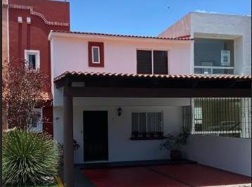 Casa · 148m² · 3 Recámaras · 2 Estacionamientos · Casa en Priv. de Popocatepetl, Residencial Rancho El Mesón, Méx.