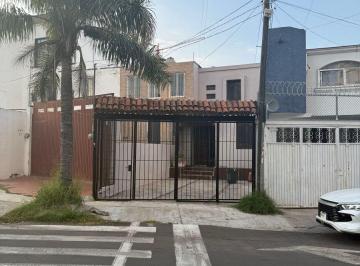 Casa de 2 habitaciones, Guadalajara · Renta de Casa en Ciudad Granja