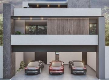 Casa · 425m² · 3 Recámaras · 3 Estacionamientos · Casa en Venta en Fraccionamiento Las Esmeraldas, Los Cristales, Monterrey, Carretera Nacional