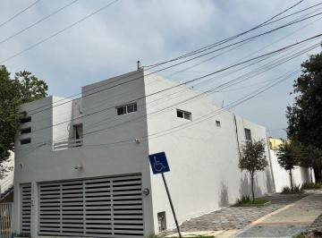 Casa de 3 habitaciones, Monterrey · Casa en Venta en del Paseo Residencial Frente a Parque
