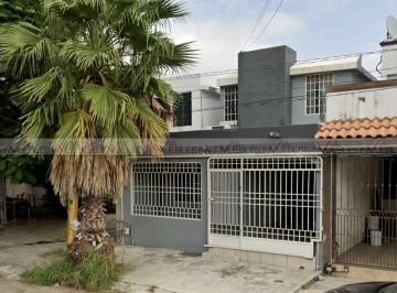 Casa · 1m² · 2 Recámaras · 1 Estacionamiento · Casa en Venta en Joyas de Anáhuac