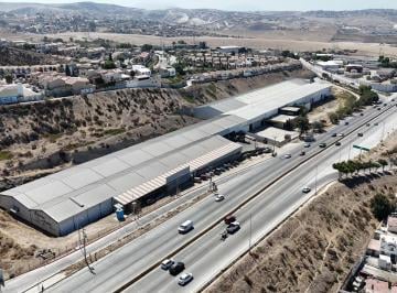 Bodega comercial · 12000m² · Bodega en Venta, Sobre Carretera Tijuana - Rosarito - (4)