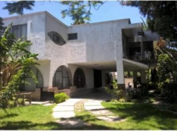 Casa uso de suelo · 826m² · 8 Estacionamientos · Casa Ideal Para Corporativo, Escuela, Universidad o El Despacho de Tu Emprendimiento! - (4)