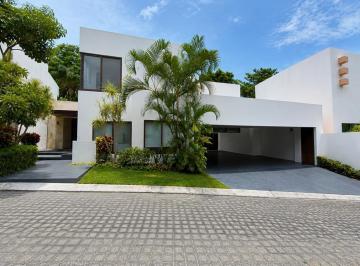 Casa · 445m² · 4 Recámaras · 3 Estacionamientos · Casa en Chapultepec