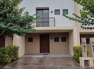 Casa · 110m² · 6 Recámaras · Departamento en Fraccionamiento Arras Norte