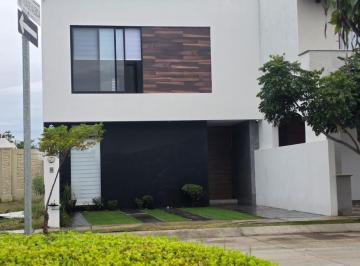 Casa · 3 Recámaras · Casa en Mayorca Residencial