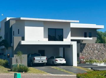 Casa en Venta de 4 habitaciones Fraccionamiento Lagunas de Miralta · Hermosa Casa en Venta Campo de Golf