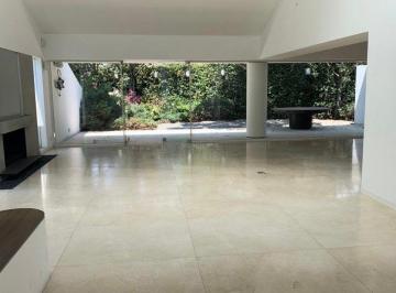 Casa · 550m² · 4 Recámaras · 6 Estacionamientos · Casa en Renta $210,000 Bosques de Las Lomas. Venta $4,000,000 Us.