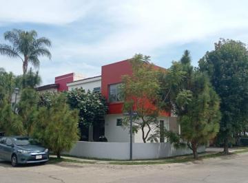 Casa en condominio de 4 habitaciones, Zapopan · Casa de 211 m² con 4 Recámaras en Venta en Jardín Real