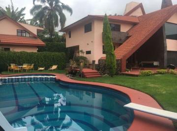 Casa · 900m² · 3 Recámaras · 4 Estacionamientos · Casa en Venta en Jardines de Reforma