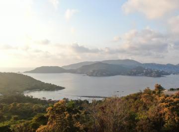 Terreno / Lote , Zihuatanejo de Azueta · Unico Terreno con Vista a Playa Las Gatas