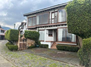 Casa en condominio 350m² Venta San Nicolás Totolapan · Preciosa Casa en Condominio