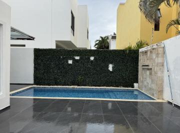 Casa · 300m² · 4 Recámaras · 2 Estacionamientos · Residencial Cumbres Cancun, Casa en Renta