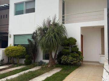Casa de 3 habitaciones, Morelia · Casa en Renta en Rincón de Altozano Morelia Michoacán