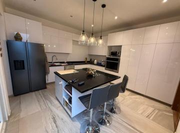 Casa de 3 habitaciones, Puebla · Casa de 299 m² con 3 Recámaras en Venta en Jardines de Zavaleta, Terraza, Acabdos de Primera