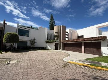 Casa de 4 habitaciones, Puebla · Venta de Residencia en Fraccionamiento Jardines de Zavaleta con 4 Recamaras Cada Una con Baño
