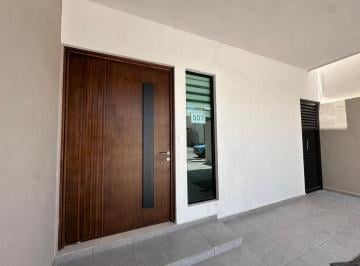 Casa de 4 habitaciones, Arteaga · ¡Casa en Renta en Privanzas del Campestre!