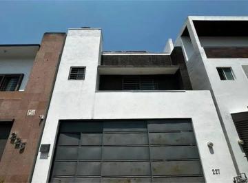 Casa en Venta de 4 habitaciones Calzadas AnAhuac · Casa en Venta en Calzadas de Anáhuac, Escobedo Nl
