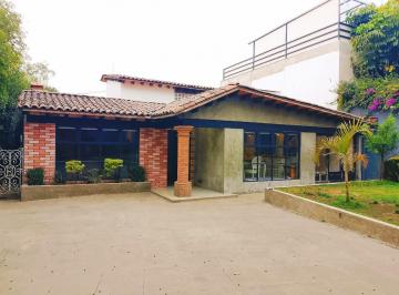 Casa · 280m² · 3 Recámaras · 4 Estacionamientos · Preciosa Casa con Diseño Renovado en Desierto de Los Leones