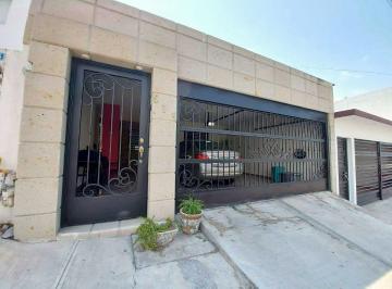 Casa · 143m² · 3 Recámaras · 2 Estacionamientos · Casa en Renta Equipada con Minisplits y Paneles Solares en Misión de Santa Catarina