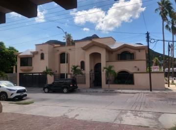 Casa · 350m² · 3 Recámaras · 2 Estacionamientos · Casa - Ampliacion Las Delicias