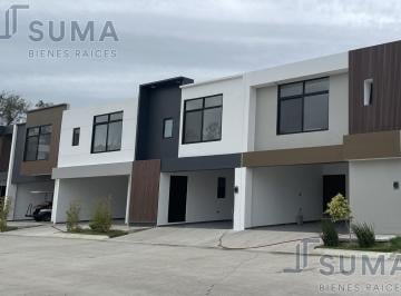 Casa · 160m² · 3 Recámaras · 2 Estacionamientos · Casa en Venta en Fracc. Andares, Playa Miramar, Madero Tamaulipas.