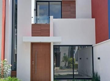Casa de 3 habitaciones, Fortín · En Venta con Jardin y Recamara en Planta Baja Fortin Fracc Privado
