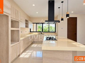 d4784891fc94c9379aa8c58c4197c2cb79729fa50427b42c97dd0085f470aaf2 · Casa con Acabados de Lujo en Venta, Finca de Las Ánimas, Xalapa
