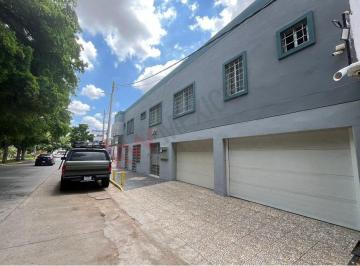 N/A · Casa en Venta y Locales Comerciales en Esquina por Blvd. Xicoténcatl en Las Quintas.