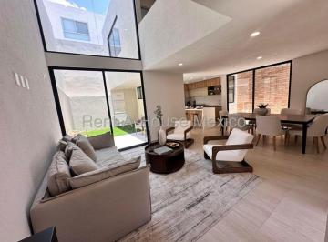 Casa de 3 habitaciones, El Marqués · Casa en Venta en Zarú, Tres Niveles, 3 Rec, con Posibilidad a 4a. Roof Top con Pérgola, Amenidades
