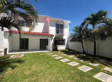 Casa de 3 habitaciones, Jiutepec · Casa en Renta con Terraza y Jardín