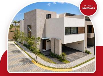 Departamento de 4 habitaciones, Ocoyucan · Casa de 280 m² con 4 Recámaras en Venta en Parque Rodas, Lomas de Angelopolis